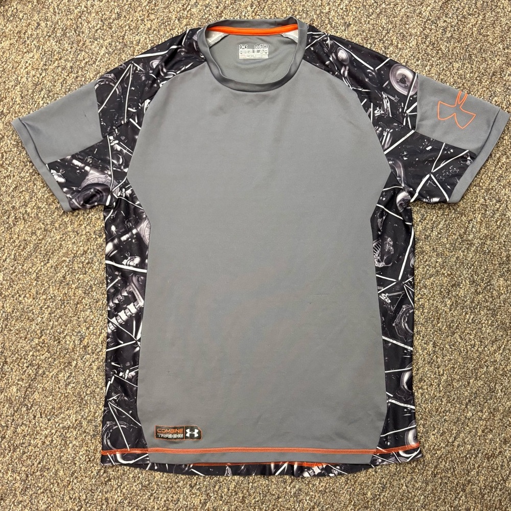 Under Armour Men's Grey Athletic Short Sleeve Shirt